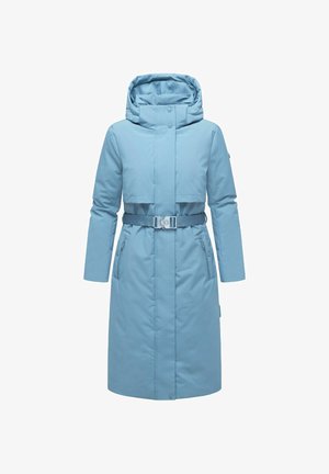 Jasnoniebieski ocieplany płaszcz z wysokim kołnierzem, paskiem w talii, długimi rękawami i zamykanymi na zamek kieszeniami. Gładka tekstura i elegancki design.
