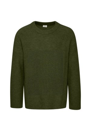Olivgrön stickad tröja med ribbad textur, rund halsringning och långa ärmar; har ett enfärgat mönster och lös passform.