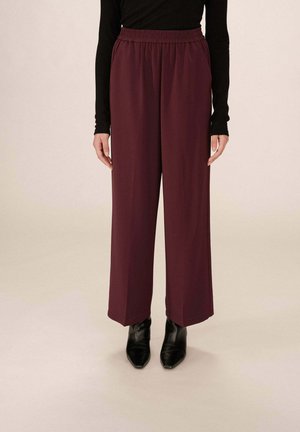 FLUIDE NOBLESSE - Pantalon classique - bordeaux