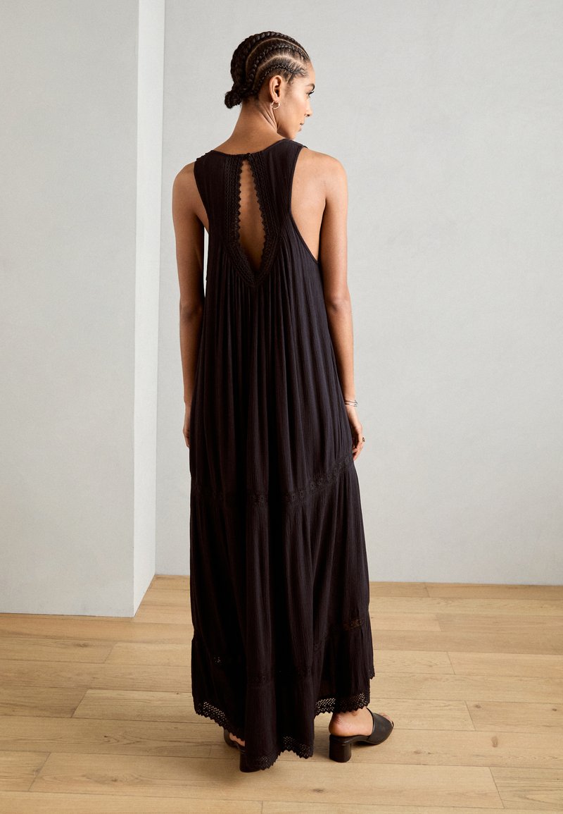 chinese dress ladies Laundry by Shelli Segal Women's Sleeveless Cowl Neck Midi Dress, Black at  Amazon Women's Clothing store