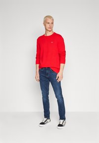 Tommy Jeans AUSTIN SLIM - Blugi slim fit - denim dark