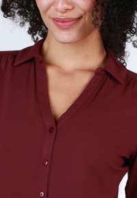 Lykka du Nord Button-down blouse - dark grape