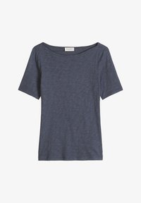 Sélectionné, stormy sky