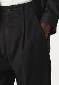 DRYKORN LIROG - Chinos - black