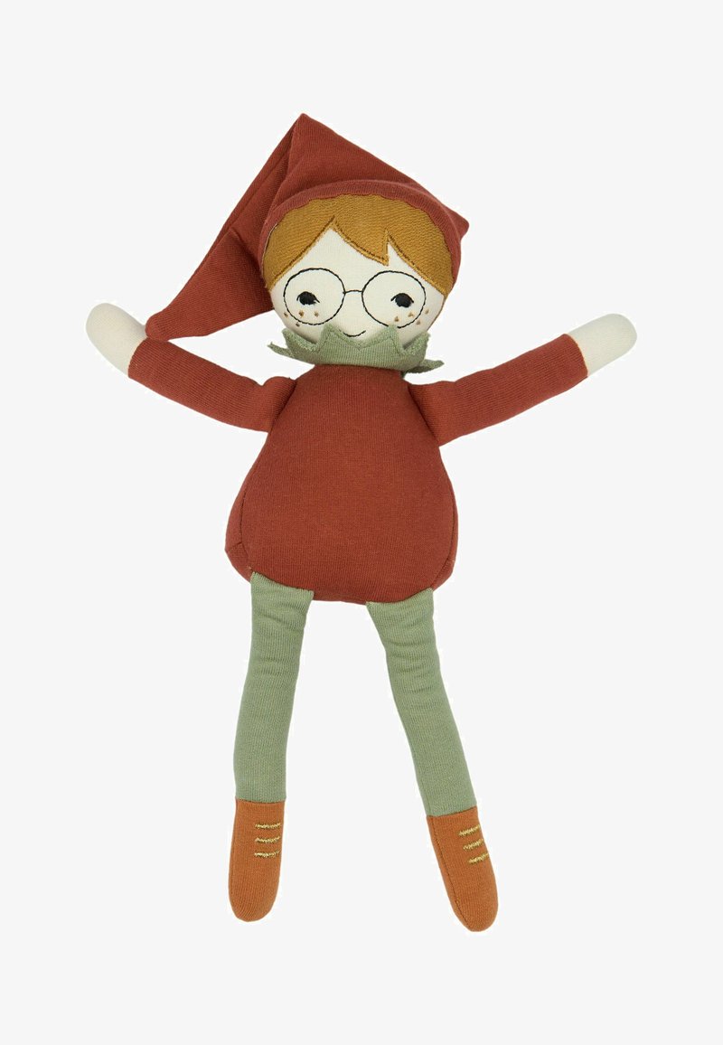 Blød dukke med en rund, plysset krop i rustfarvet og grøn stof. Har en spids hat, broderet ansigt og brune sko med syningsdetaljer.