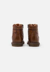 Pier One Snørestøvletter - cognac