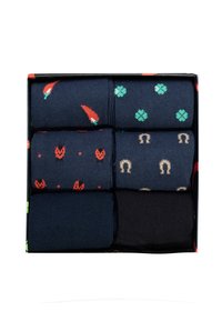 Set aus sechs Paar Socken. Baumwolle, dunkelblau mit Mustern, die Chili-Paprika, Kleeblätter, Marienkäfer und Hufeisen darstellen. Enthält ein Paar in einfarbig Schwarz.