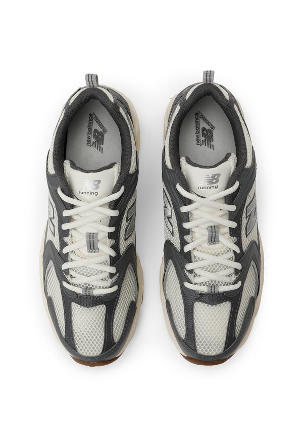 530 UNISEX - Road running shoes4