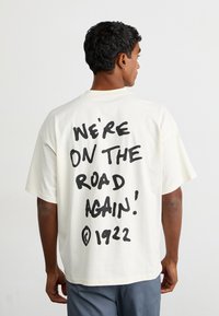 Dickies SNEEDVILLE TEE - Print T-shirt - egret