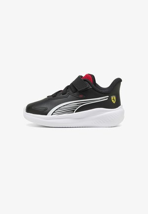 Puma, FERRARI SKYROCKET SNEAKERS UNISEX - Lauflernschuh - black- white