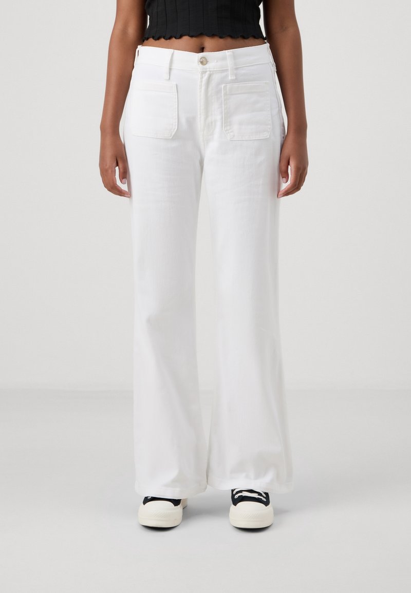 GAP Petite Jean flare - coloured denim