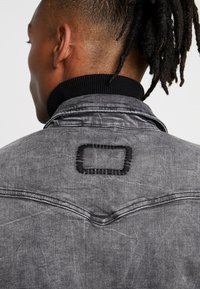 Tigha Overhemd - black