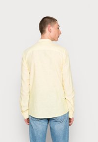 Only & Sons ONSCAIDEN MAO - Camisa - acacia