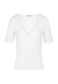 Biały top z krótkim rękawem o głębokim dekolcie w serek, z prążkowaną fakturą, ozdobioną koronką i siedmioma złotymi guzikami pośrodku.