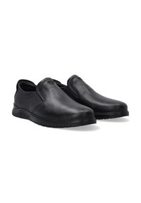 Černé kožené slip-on boty s kulatou špičkou, texturovaným svrškem a gumovou podrážkou. Neobsahují žádné viditelné kování ani akcenty.
