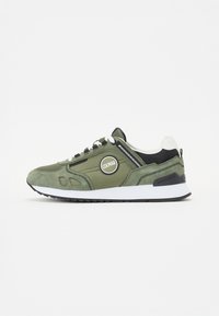 Geselecteerd, military green