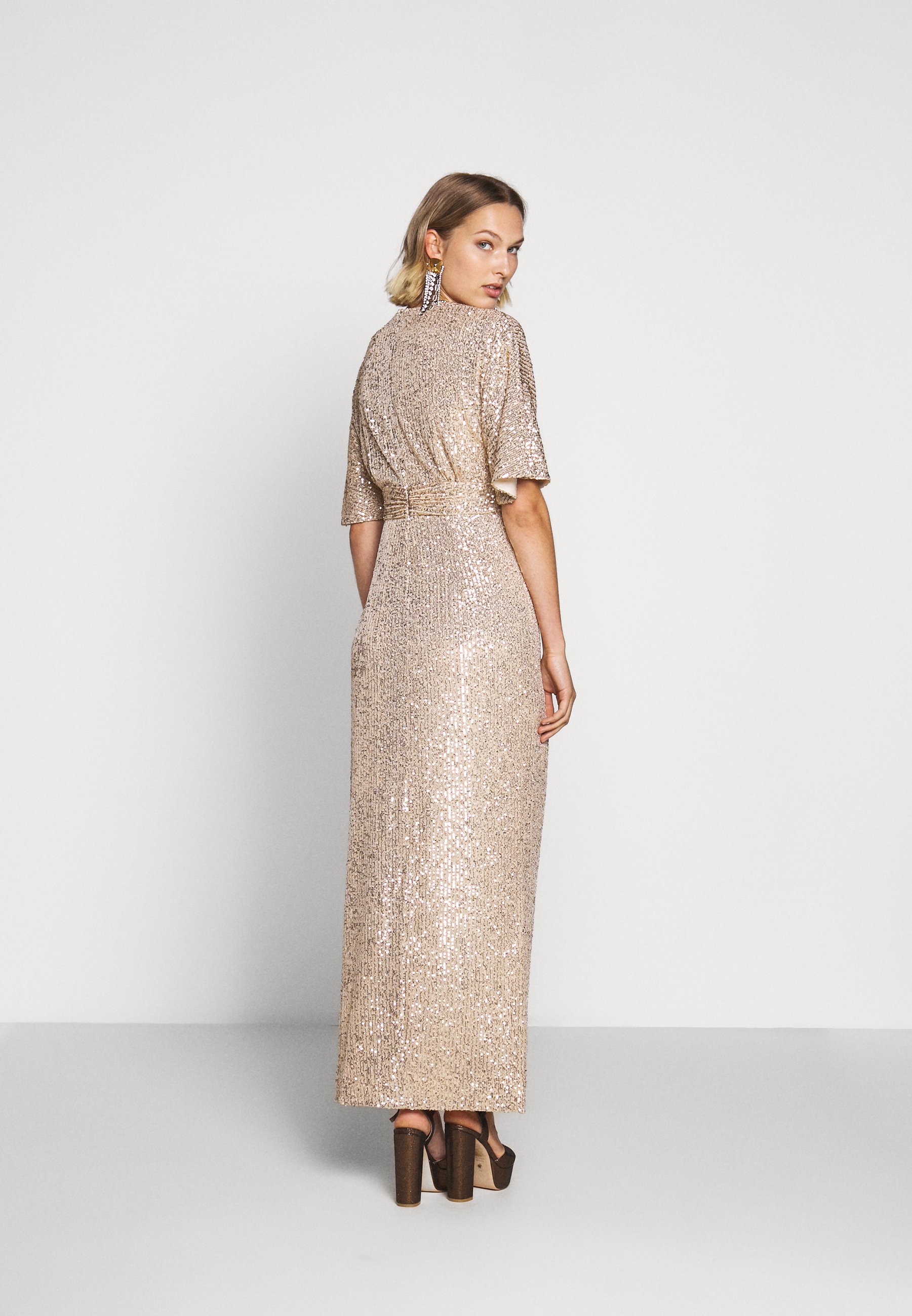 Three Floor EXCLUSIVE V NECK DRESS Ballkjole gold Three Floor EXCLUSIVE SEQUIN GOWN - Ballkjole - gold