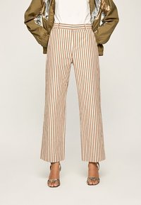 Pepe Jeans Tygbyxor - brown