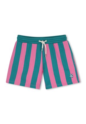 Short de bain court avec des rayures verticales bleu sarcelle et rose, taille élastique bleu sarcelle, cordon blanc et petit logo sur la jambe gauche.