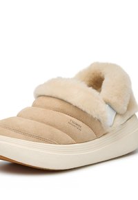 Flower Mountain Pantuflas - beige