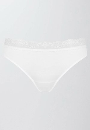 Culotte in cotone bianco in stile bikini con una fascia in pizzo, caratterizzate da un tessuto morbido, una texture liscia e un taglio classico.