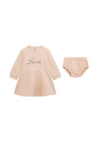 Abito lungo a maniche per neonata color beige con dettagli "Guess" e strass abbinato a copri pannolino elastico in vita.