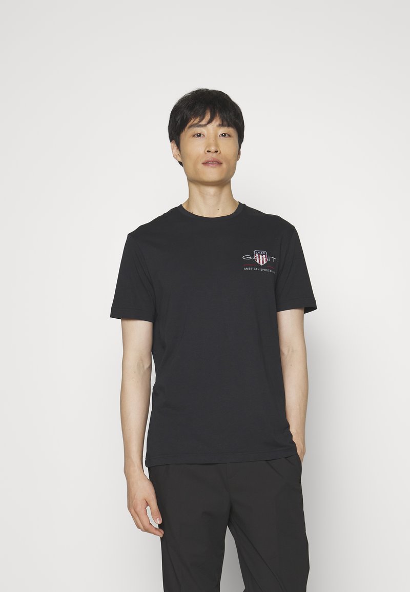 GANT REG ARCHIVE SHIELD EMB SS T-SHIRT - Triko s potiskem - black