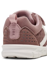 Hummel CROSSLITE INFANT - Scarpe da allenamento - adobe rose