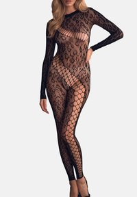 Czarny koronkowy kombinezon z wzorem w panterkę, siateczkowymi wstawkami, długimi rękawami oraz akcentami z siatki na nogawkach. Dopasowany fason.