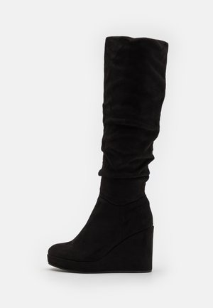 High heeled boots - black