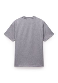 Camiseta de algodón gris con mangas cortas y cuello redondo. Presenta una textura suave y un diseño simple, sin adornos.