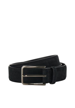 Cinturón de ante negro con hebilla rectangular en tono plateado; superficie texturizada sin patrones, pliegues ni adornos visibles.