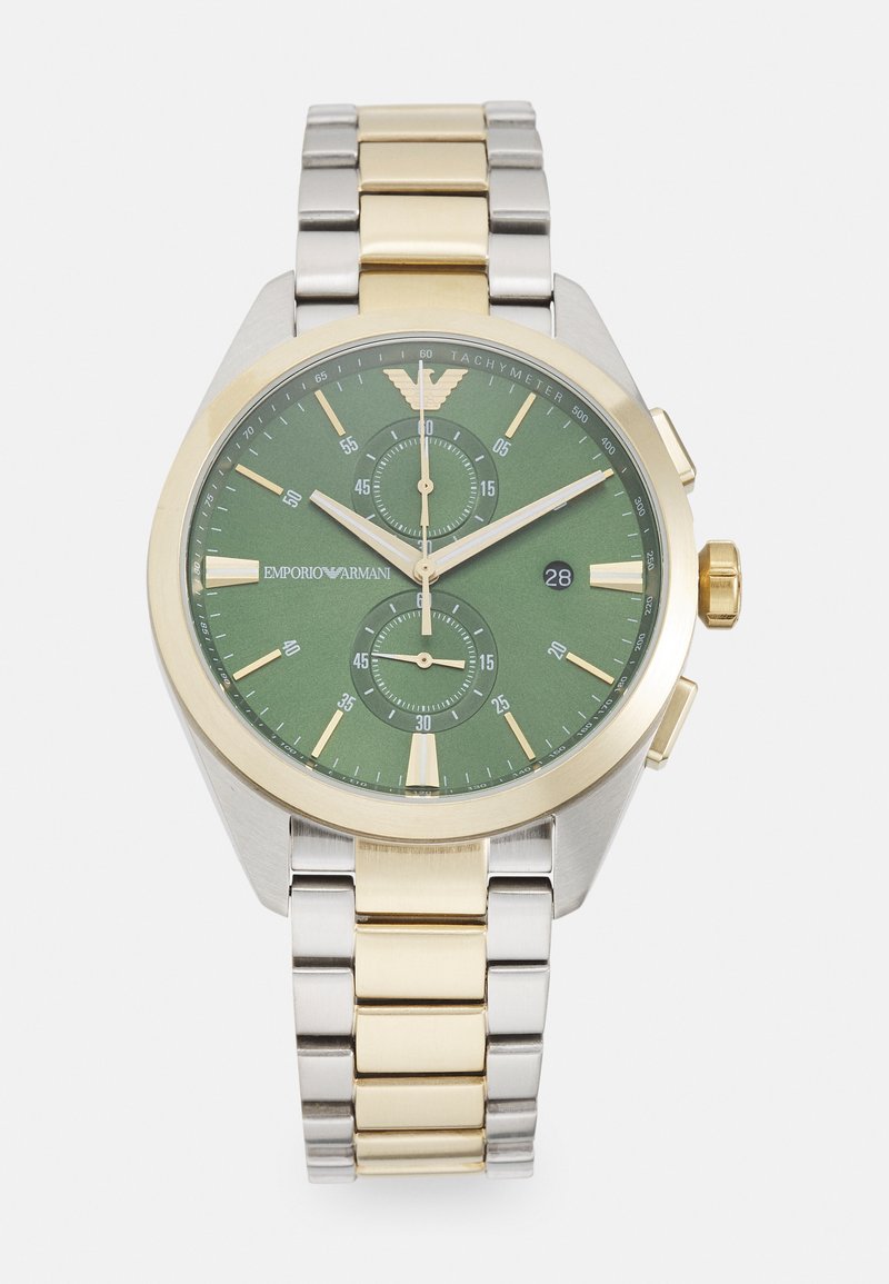 Grüne Zifferblatt-Chronographuhr mit goldenem und silbernem Edelstahlarmband, verfügt über Tachoskala, drei Nebenanzeigen und Datumsfenster um 6 Uhr.