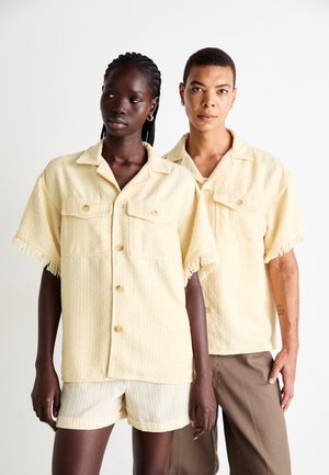 MOUNTAIN REVERE COLLAR UNISEX - Skjortebluse - yellow