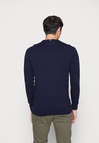 Tommy Hilfiger PIMA CREW NECK - Jumper - desert sky