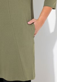 Ulla Popken V-NECK  - Maglietta a manica lunga - loden green