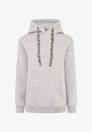 Sudadera de algodón gris con un bolsillo tipo canguro, que presenta cordones con estampado de leopardo y texto en relieve que dice "Stay Wild" en la parte frontal.