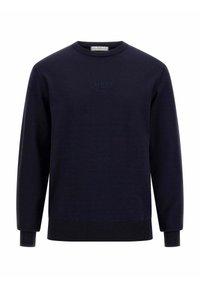 Sudadera de color azul marino, con mangas largas, cuello redondo y puños acanalados. Presenta un logo tonal "GUESS" ligeramente elevado en la parte frontal.