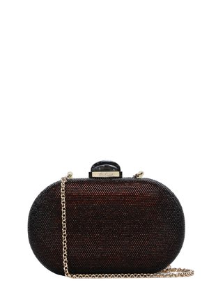 Petit sac pochette ovale noir avec surface texturée et bandoulière chaîne dorée, doté d'une fermeture à clip noire sur le dessus.