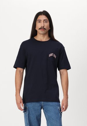 75TH ANNIVERSARY CAPSULE - POCKET GRAPHIC TSHIRT - Základné tričko - evening blue