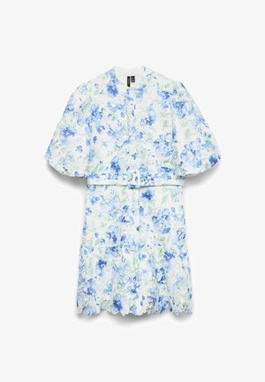 Lillelille kleit, millel on valge taust ja sinised lilled. Lühikesed puffvarrukad, nööbid ees, vöökoht ja pitsdetail allääres.