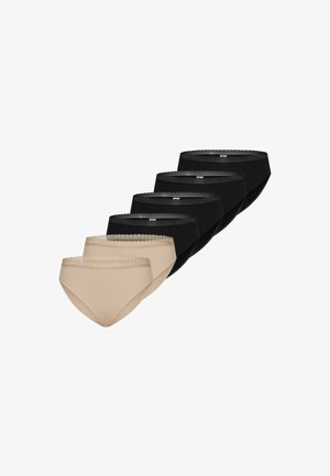 Six slips pour femmes avec des ceintures en dentelle, deux paires beiges à l'avant suivies de quatre paires noires, disposés en ligne diagonale.