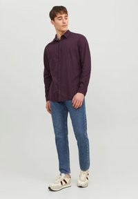 Jack & Jones JJEGINGHAM SHIRT - Ing - navy blazer/dark red