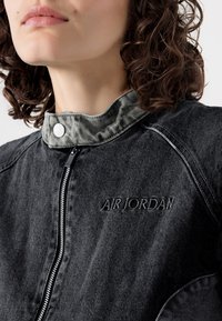 Jordan MOTO Giacca di jeans black/flat pewter/nero