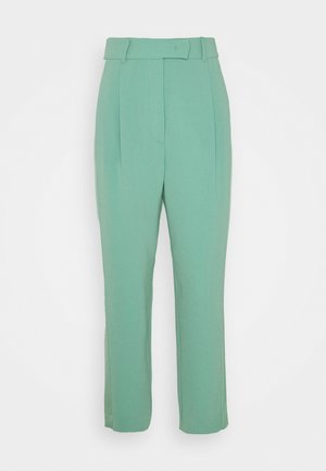 Pantalons ajustés vert menthe avec une jambe droite, dotés d'une taille avec passants de ceinture et de plis avant pour un design structuré.
