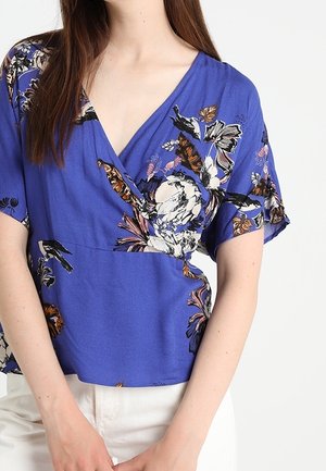 Blus - blue