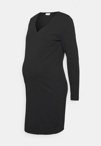 Vestido de maternidade preto feito de tecido elástico, com decote em V, mangas longas e uma silhueta ajustada projetada para acomodar a barriga em crescimento.