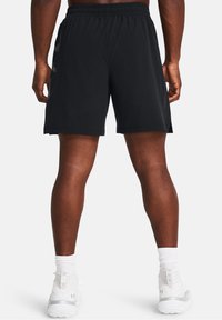Under Armour Pantalón corto de deporte - black