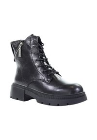 Czarne skórzane botki za kostkę z sznurowadłami, bocznym zamkiem błyskawicznym, grubą podeszwą i fakturowanym wykończeniem. Posiadają metalowy akcent na pięcie.