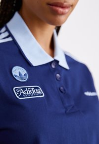 adidas Originals CROP - Polo krekls - dark blue